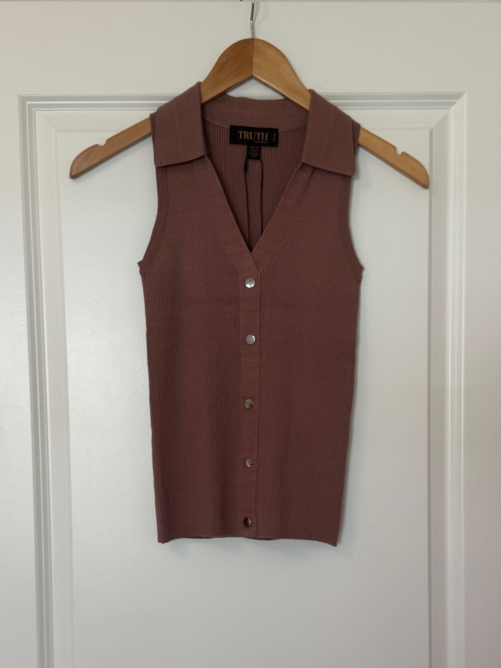 NWT Truth by Republic Sleeveless Collared Button-Front Knit Top in Brown Mauve